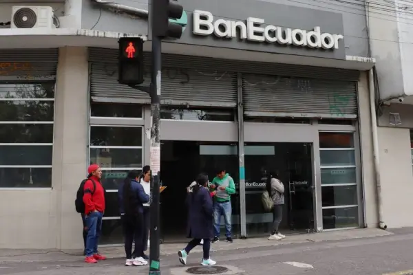 Deudores en Ecuador: ley podría ayudar a recuperar historial crediticio.