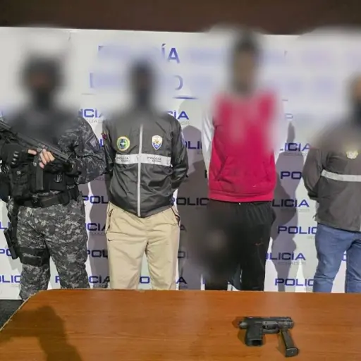 Policía libera a conductor secuestrado y detiene a sospechoso durante operativo en el sur de Quito