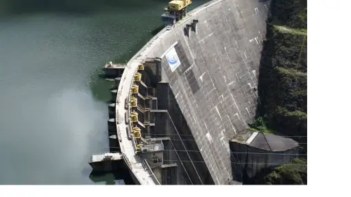 Explosión en subestación Paute Molino provoca cortes de luz en Quito, Guayaquil, Cuenca y Loja