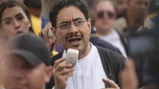 Iván Cepeda ejercerá “desobediencia civil pacífica” si De la Espriella no renuncia a su ciudadanía de EE.UU.