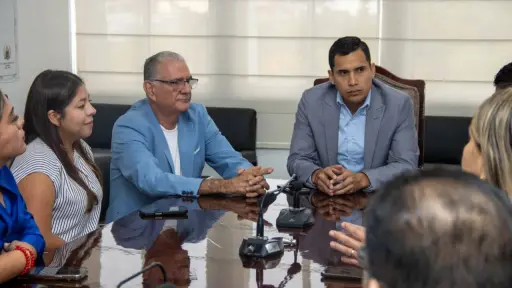 Edison Qumís asume alcaldía de Jipijapa y pide informe a directores municipales