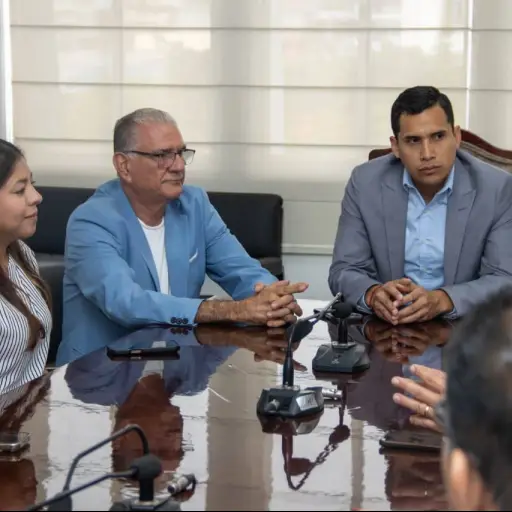 Edison Quimís asume alcaldía de Jipijapa y pide informe a directores municipales