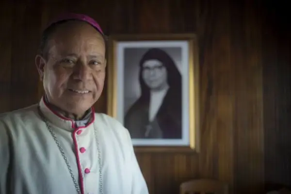 Policía nicaragüense interceptó y detuvo al obispo emérito Abelardo Mata tras oficiar una misa