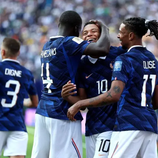 Mbappé volvió a brillar: Francia goleó a Suecia y está en octavos del Mundial