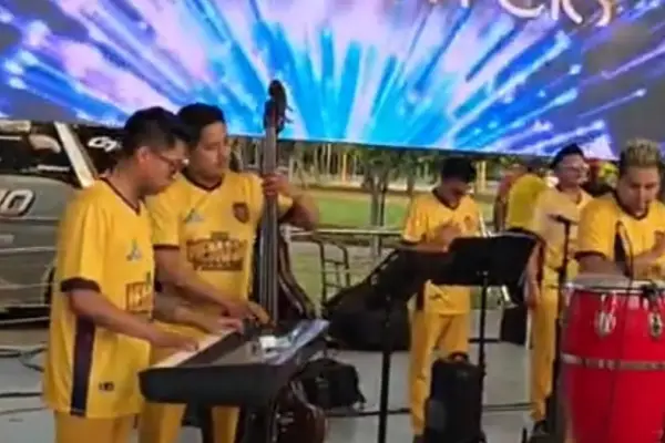 Don Medardo y sus Players cumplió promesa y puso a bailar a Portoviejo por La Tri.