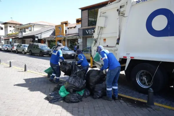 La recolección de basura está activa. ,Cortesía