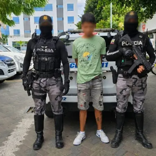 Presunto asaltante de un taxista, en Manta, fue detenido por agentes de la Policía Nacional