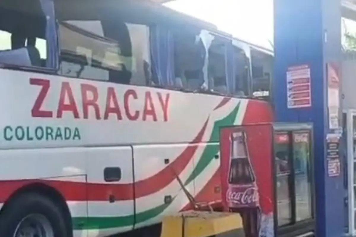 Quevedo conductor y adolescente quedaron heridos tras estallido de camión cerca de gasolinera