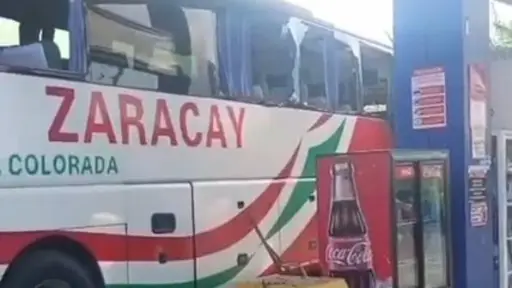 Quevedo: conductor y adolescente quedaron heridos tras estallido de camión cerca de gasolinera