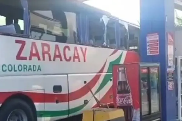 Quevedo conductor y adolescente quedaron heridos tras estallido de camión cerca de gasolinera
