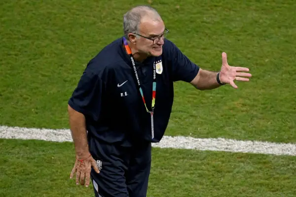 Marcelo Bielsa asume responsabilidad de eliminación de Uruguay