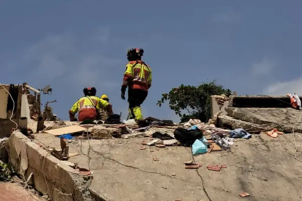 Bomberos de Quito forman parte de las brigadas internacionales que auxilian a la población damnificada civil luego de los potentes terremotos en Venezuela.