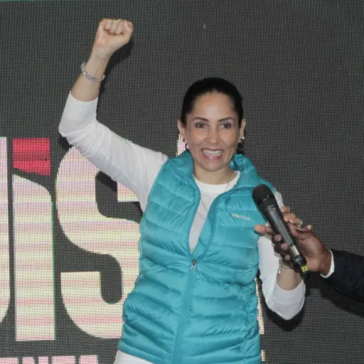 Rumbo a la Prefectura de Manabí: Luisa González es elegida precandidata por otro movimiento político