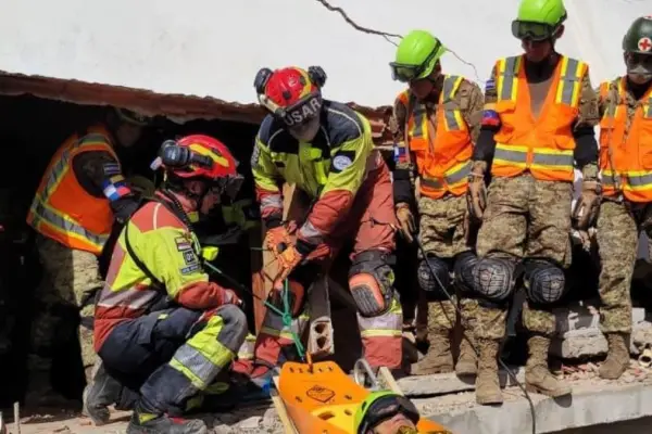 Ecuador habilita centros de acopio para ayudar a familias afectadas por terremoto en Venezuela.