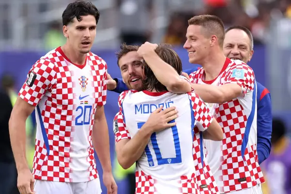 Jugadores de Croacia celebran uno de los goles ante Ghana.