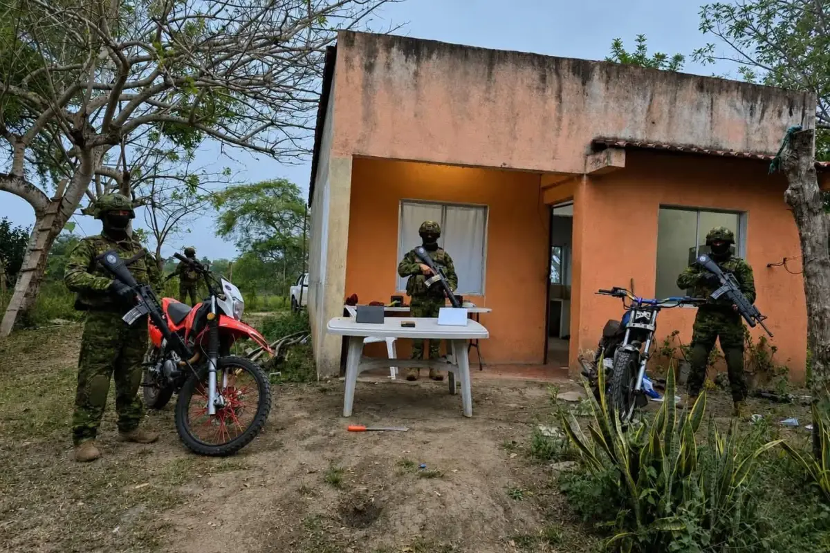 Personal de las Fuerzas Armadas realizó una operación en el cantón Tosagua., FF. AA.