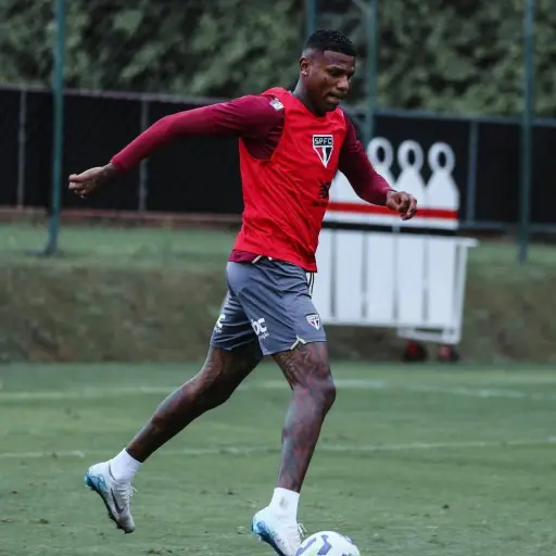 Sao Paulo reincorpora a Robert Arboleda al plantel principal tras cumplir una sanción disciplinaria