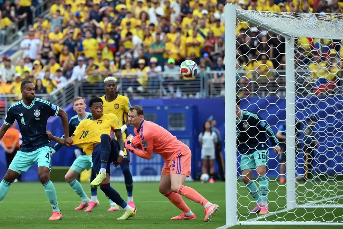 El momento en el que Gonzalo Plata anotó el segundo gol para Ecuador, ante Alemania, en el Mundial 2026, en New York. (Foto de Jewel SAMAD / AFP), Foto: AFP