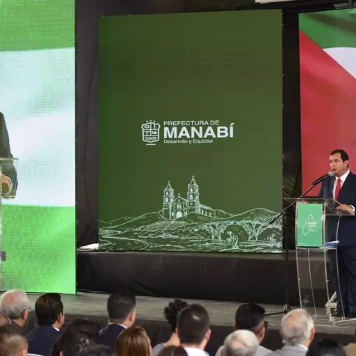 Orlando a Manabí: “La buena política sirve para construir y también para reparar”