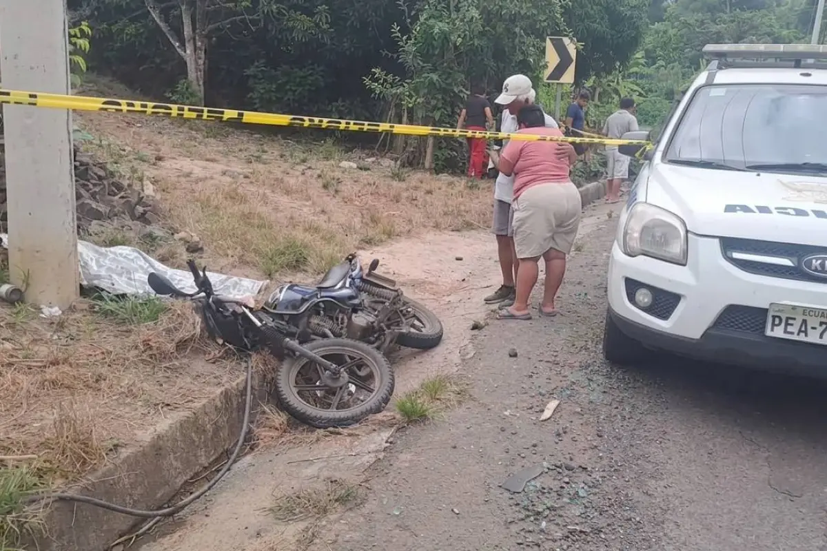 Los familiares del motociclista quedaron devastados al corroborar su fallecimiento., Redes