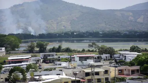 Lagunas de oxidación de Portoviejo se preparan para recibir más aguas residuales, mientras expertos advierten que su vida útil terminó hace 20 años