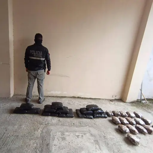 Durante operativo policial «ATLAS-068» localizan un centro de acopio de drogas en la provincia de Manabí