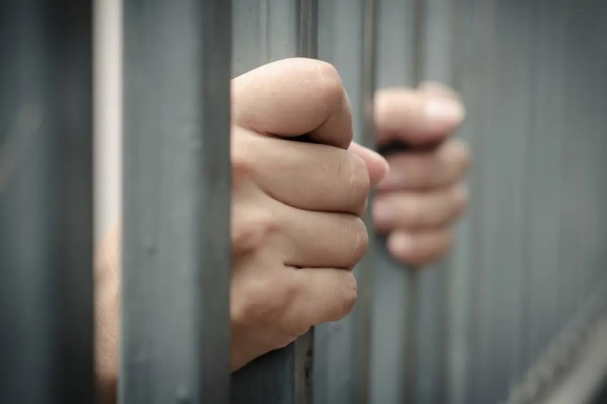 Se informa que hasta 20 hombres fueron detenidos. 
