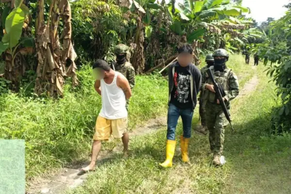 Soldados rescatan a un menor secuestrado y capturan a dos sospechosos en el cantón Quinindé