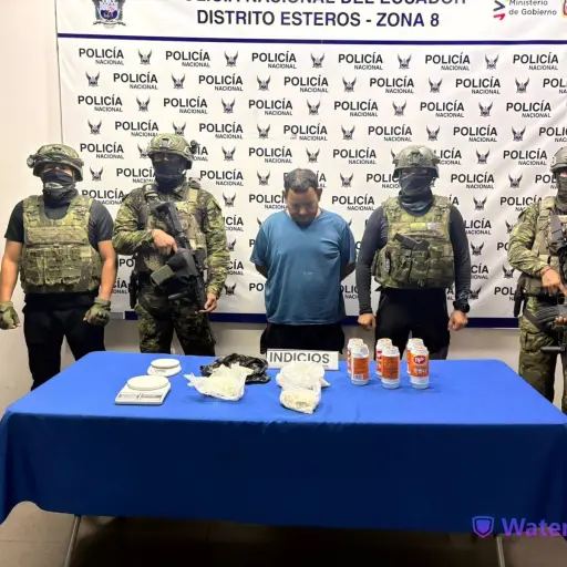 Personal del Ejército desmantela un laboratorio clandestino de drogas y detiene a alias “Chef” en Guayaquil
