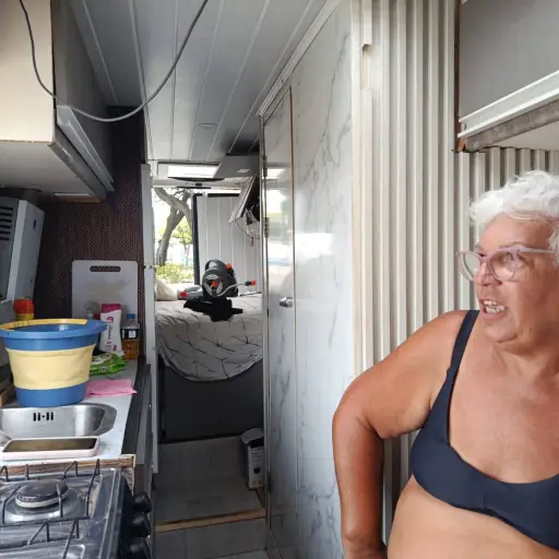Silvia y Andrés: jubilados uruguayos que viajan por América en una casa rodante hecha por ellos