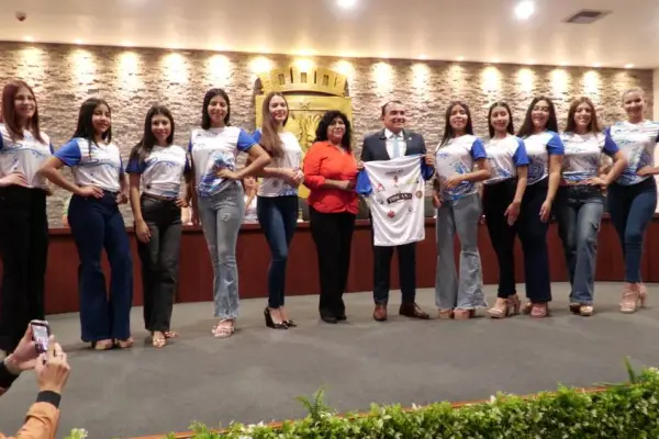 Los organizadores presentaron la camisa oficial para la carrera 10k Crucita Asfalto y Arena