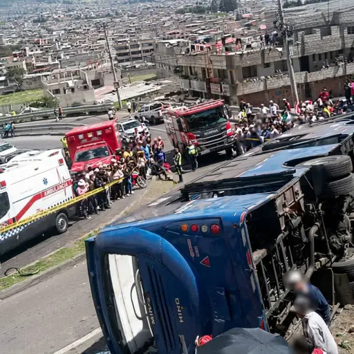 Fiscalía de Pichincha formula cargos contra conductor de un bus por presunta muerte culposa en el sur de Quito