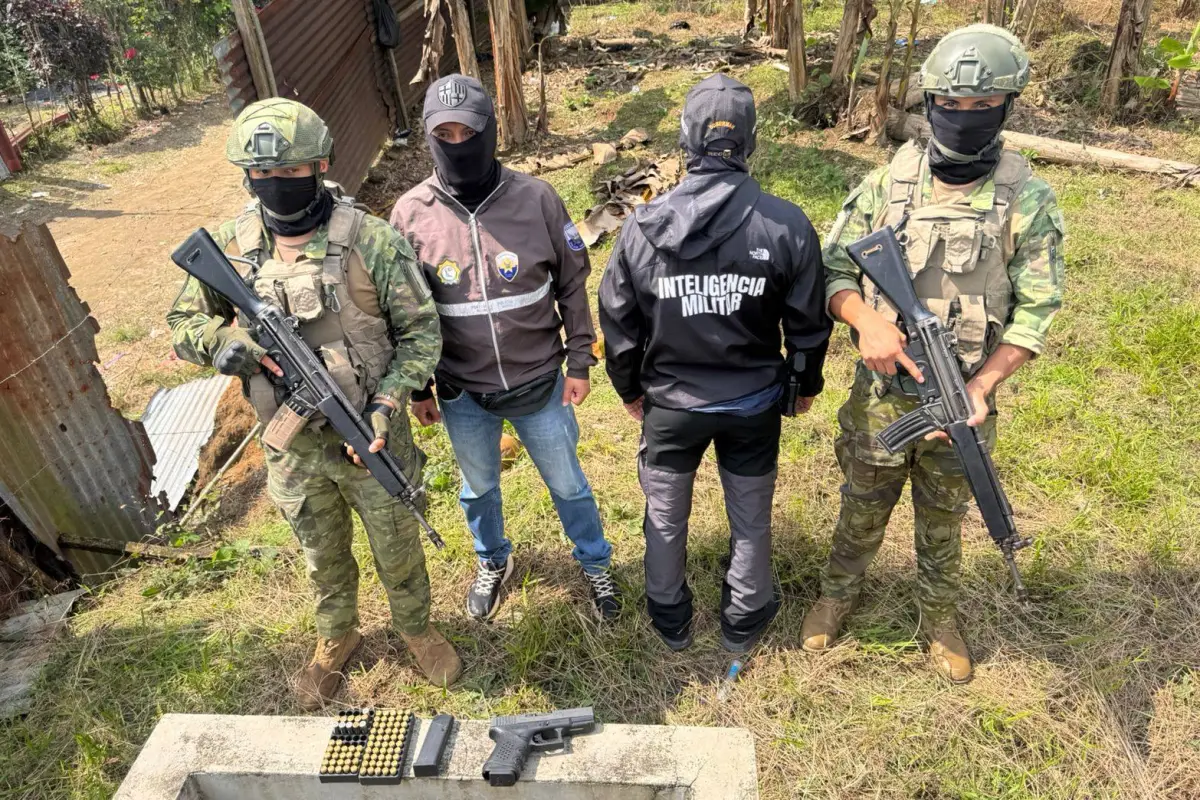 Operativo en Santo Domingo permitió hallar pistola y municiones en lote baldío