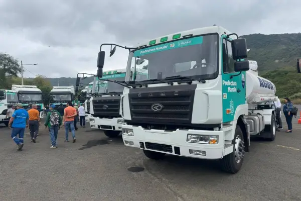 11 equipos incorporados el día de hoy por la Prefectura de Manabí para obras y prevención de emergencias en la provincia.