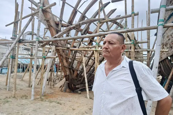 Luego del incendio en la rada del puerto, Agustín Chica, propietario del barco \
