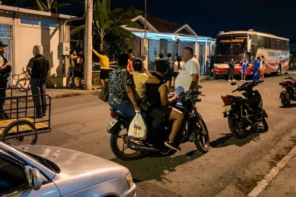 El ataque armado dentro de la vivienda causó susto en los moradores y movilizó al sitio a los miembros de la Policía. ,Redes