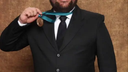 Antonio Vergara, el músico ecuatoriano que llegó a los Grammy y ahora entra a un prestigioso Salón de la Fama
