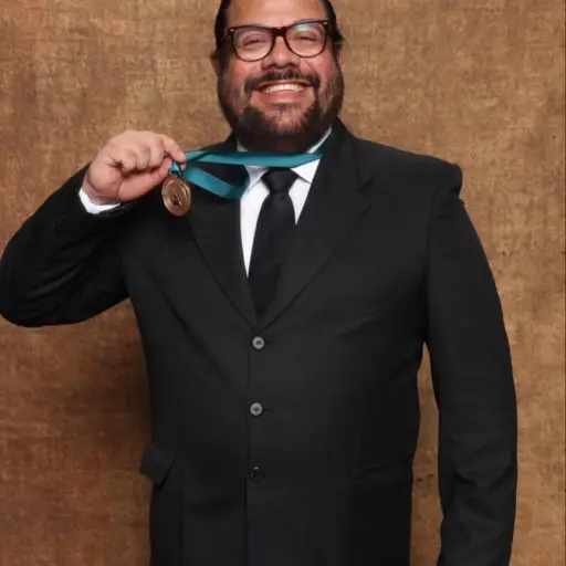 Antonio Vergara, el músico ecuatoriano que llegó a los Grammy y ahora entra a un prestigioso Salón de la Fama