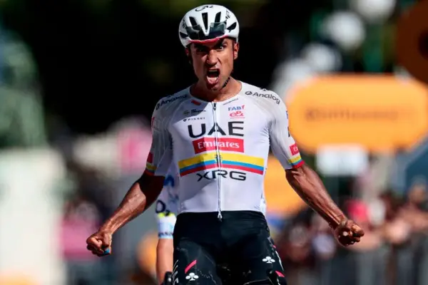 Jhonatan Narváez renovó hasta finales del 2029 con UAE Team Emirates