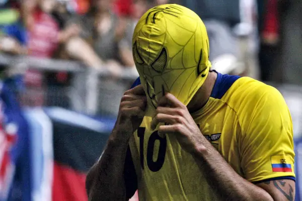¡Voz autorizada! Jaime Iván Kaviedes cuestiona a Beccacece antes del duelo clave entre Ecuador y Alemania