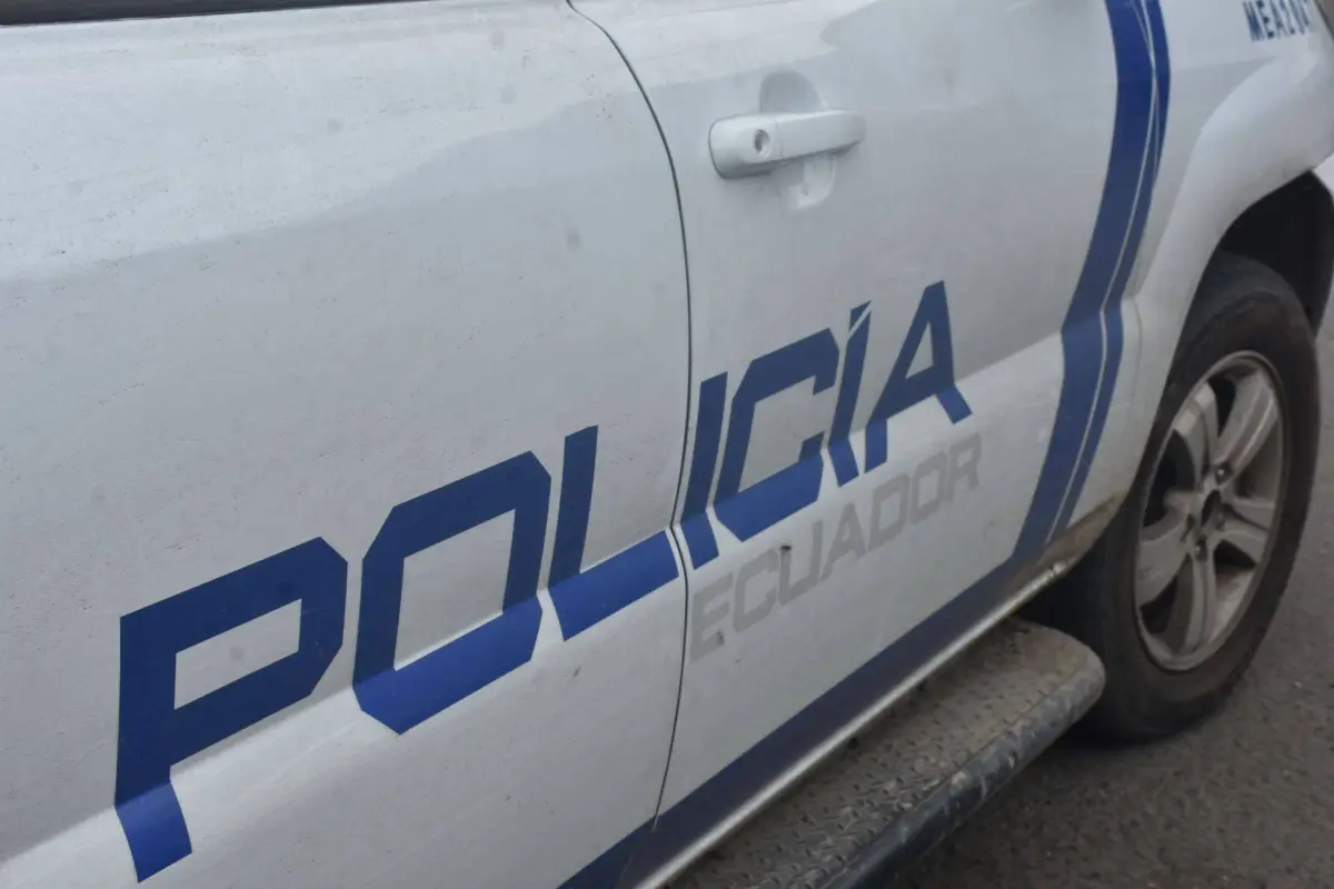 Descansaba en una gasolinera de Santo Domingo y despertó en medio de un violento robo