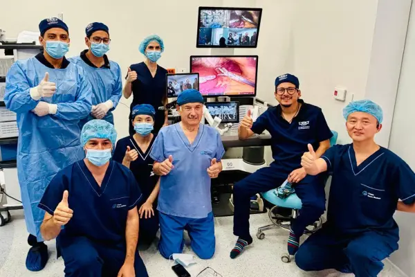 La intervención quirúrgica contó con la participación de un equipo multidisciplinario de especialistas de Ecuador y China. ,Cortesía.