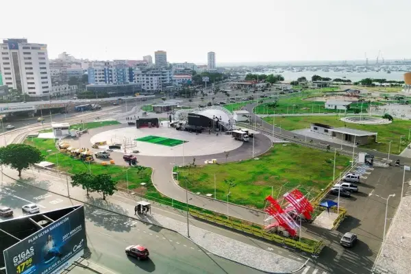 Actualmente en la Plaza Cívica del parque Centenario funciona la franquicia Fan Zone mientras dure el mundial de fútbol 2026. ,Cortesía Municipio de Manta