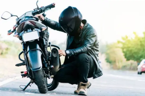 Lo convencieron de probar la moto y desaparecieron con ella en La Concordia