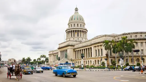 Giro en Cuba: El plan de choque radical del régimen que introduce la banca y el capital privado
