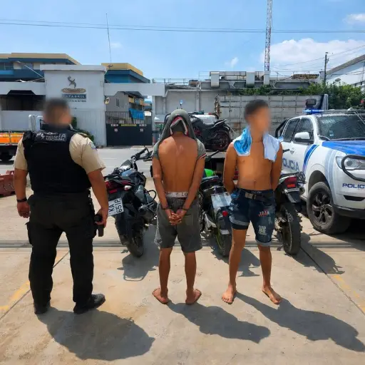 Hombre detenido y adolescente fue aislado en operativo de motos robadas en Montecristi