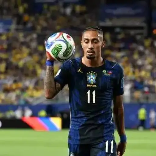 Raphinha es sometido a “tratamiento intensivo” y será baja ante Escocia