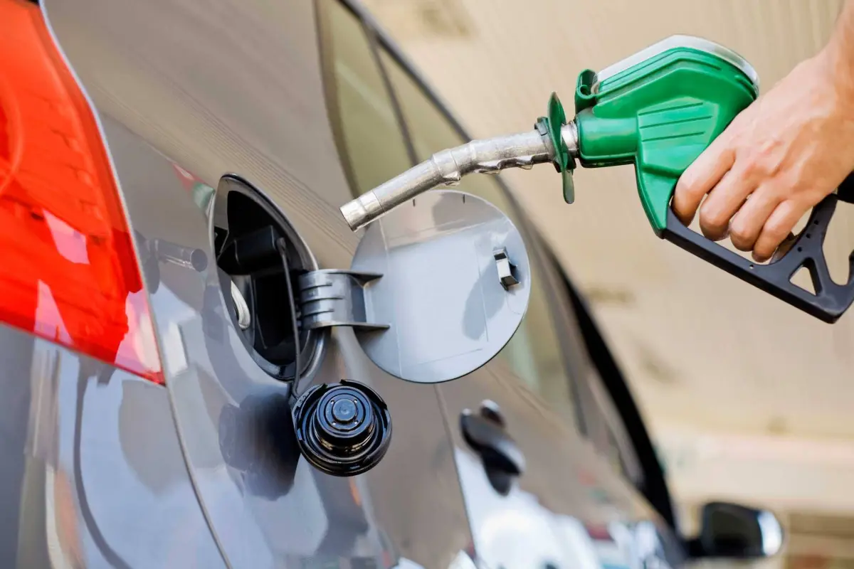 Desde el 12 de junio rigen nuevos precios para los combustibles en Ecuador., El Diario.