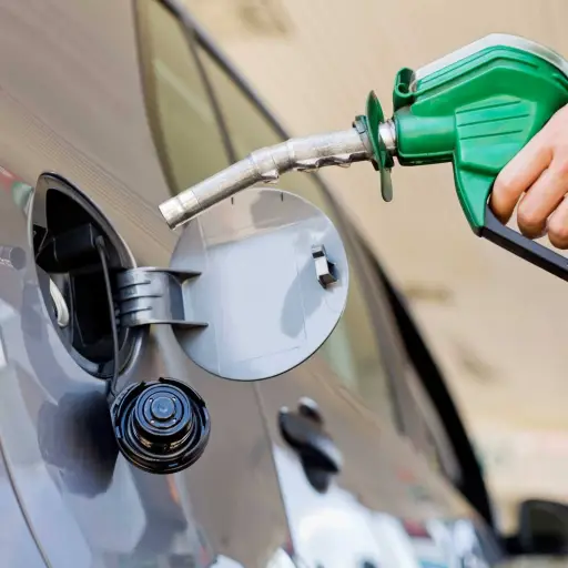 La ausencia de una nueva refinería y el aumento de los combustibles reavivan el debate sobre la política energética del país