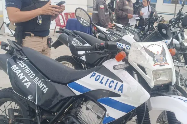Lo que encontraron en una vivienda de Manta alertó a la Policía sobre posibles falsos operativos
